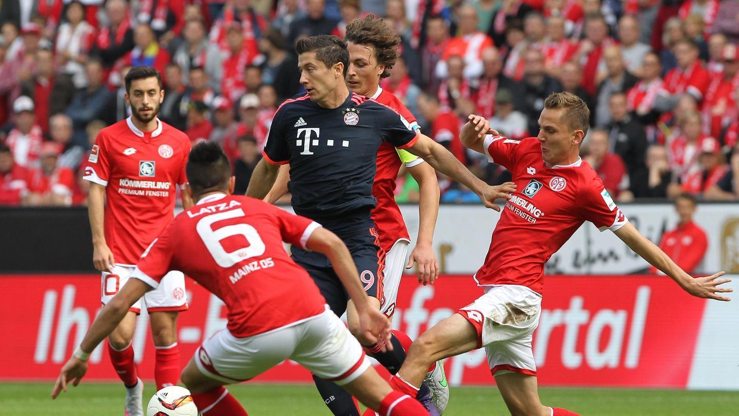 郭昊文精彩表现遭误判，累计5犯离场引发热议（郭昊文高光一战遭误判，5犯离场掀起热议）