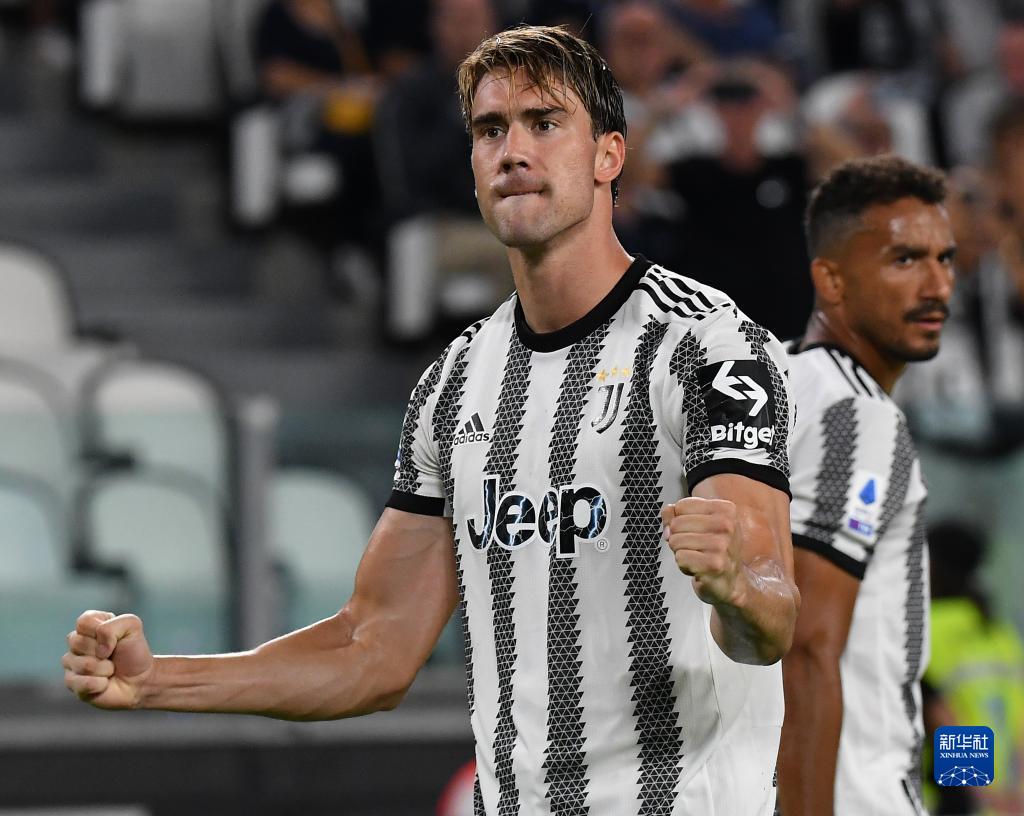 每体：巴西后卫穆里略重回巴萨引援视野，巴萨已接触其身边人（每体：巴萨将巴西中卫穆里略重新纳入引援名单，已与其团队取得联系）