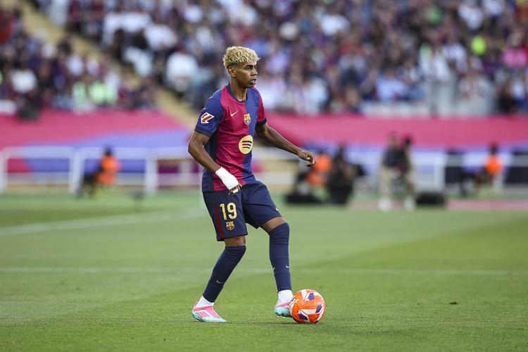 铁树开花，拜仁后卫约纳坦-塔斩获欧冠生涯首球（欧冠处子球到手，拜仁后卫约纳坦-塔终于破荒）