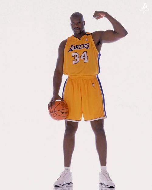 杰伦·约翰逊赛季第6次三双&生涯8次，创老鹰队史最多纪录（杰伦-约翰逊本季第6次斩获三双，生涯累计8次，改写老鹰队史三双最多纪录）