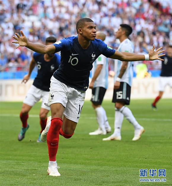 黄雅琼&刘雨辰今日大婚！马龙、王楚钦、樊振东等人送上祝福（黄雅琼与刘雨辰今日喜结连理，马龙王楚钦樊振东等纷纷送祝福）