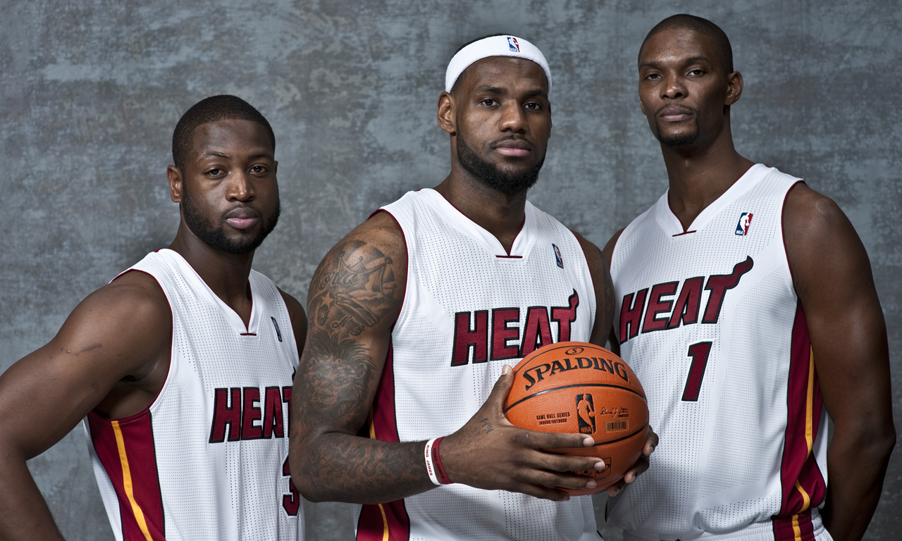 足球世界杯亚洲区预选赛关键比赛回顾（世界杯亚洲区预选赛焦点战综述）