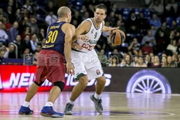 贝尔：我和C罗关系融洽，媒体报道我沉迷高尔夫球是无稽之谈（贝尔澄清：与C罗关系良好，所谓沉迷高尔夫纯属不实传闻）