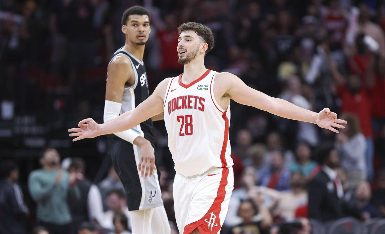 篮球湖人球员社媒晒训练日常（湖人球员社媒分享日常训练）