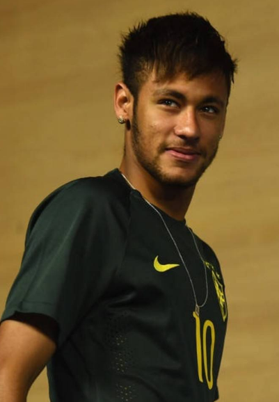 足球世界杯再次出现误判，慢镜头疯传（世界杯再现误判，慢镜头刷屏）