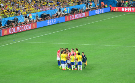 椰子：踢后卫让库普恢复信心；DV9受伤是戴维和奥蓬达的机会（椰子：让库普客串后卫助其重拾信心，DV9伤退成戴维与奥蓬达良机）