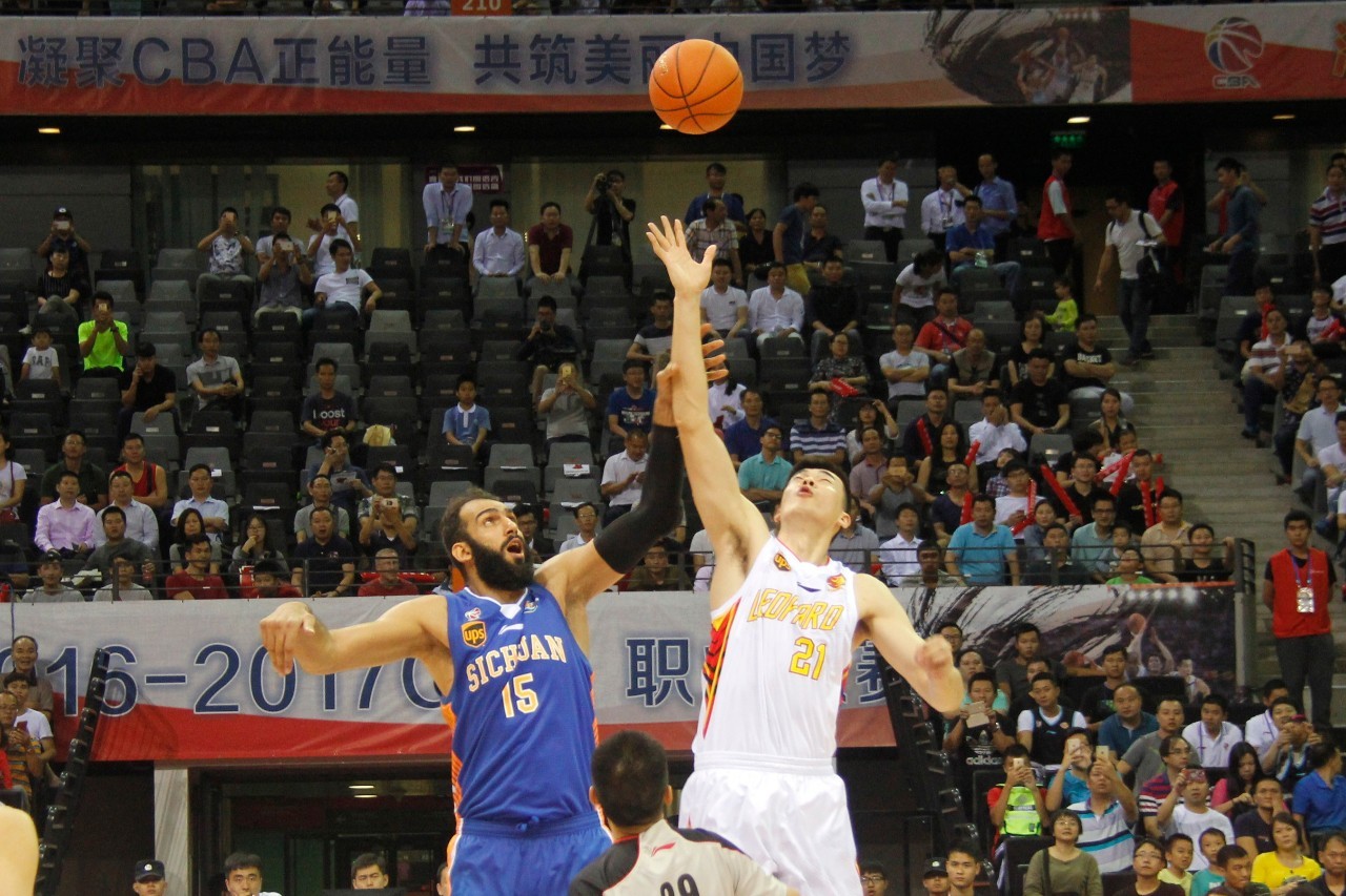 西班牙4-0客胜格鲁吉亚基本直通世界杯，奥亚萨瓦尔两射一传（西班牙客场四球零封格鲁吉亚，奥亚萨瓦尔2射1传，基本锁定世界杯席位）