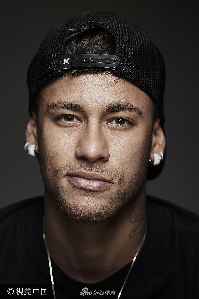 岁月如梭！还记得当年切尔西与曼联比赛，著名的球迷...（光阴荏苒：你还记得那场切尔西对曼联的经典之战和那位传奇球迷吗）