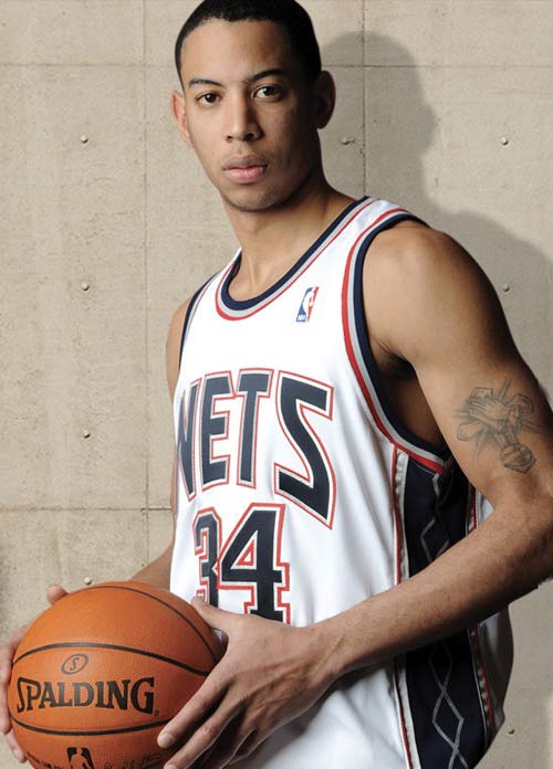 塔图姆单节爆砍20分率绿军大胜（塔图姆单节轰下20分带领绿军大胜）