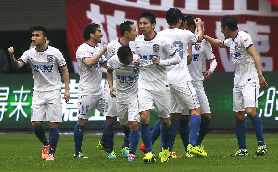 米体：斯帕莱蒂考虑放弃无锋阵，重新启用2名进攻中场+1名中锋（米体：斯帕莱蒂或弃用无锋战术，改用双前腰配单中锋）