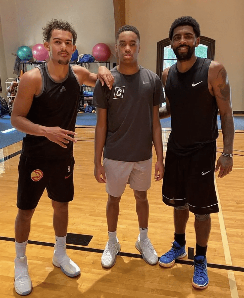 世体：巴萨密切关注福特外租的表现，他被视为未来的实际选项（世体：巴萨重点考察福特租借期表现，将其视作未来的现实选项）