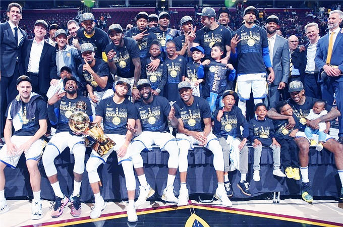 韩足晚报（2025.12.3）韩国女足五球惨败荷兰（韩足晚报（2025.12.3）荷兰五球击败韩国女足）