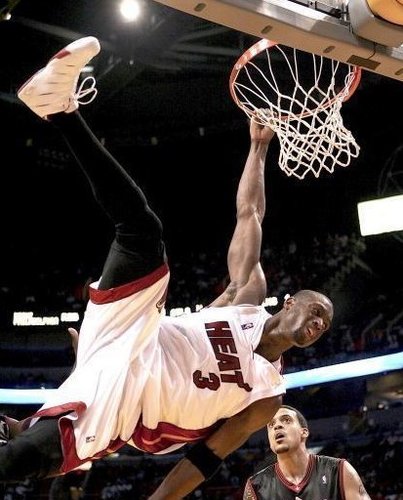 梅开二度助那不勒斯战胜尤文，霍伊伦当选全场最佳球员（霍伊伦双响助那不勒斯力克尤文，荣膺全场最佳）