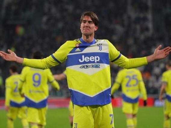 带伤战斗如乔丹！华子44+6集锦 末节绝平加时喷裁判被驱逐（带伤也打出乔丹气质！华子44+6集锦：末节压哨追平，加时怒喷裁判被罚出场）